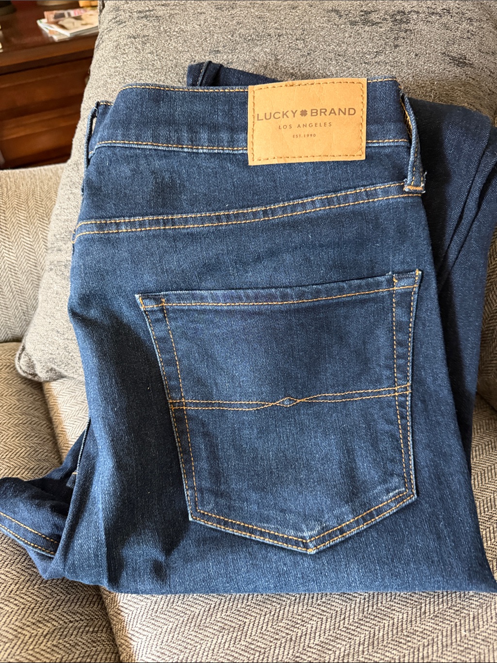 Lucky Brand 410 Athletic Slim